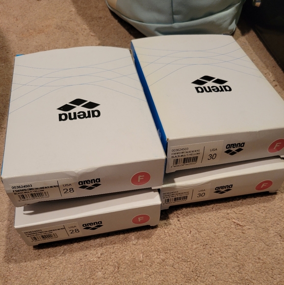 Arena team swimsuit/ Painted Stripes Challenge Back - Picture 3 of 4